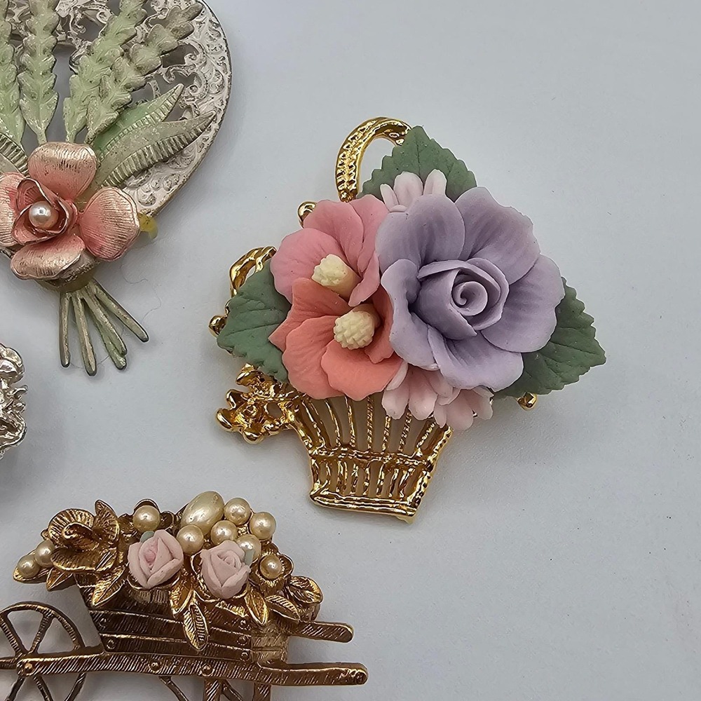 Vtg Porcelain Resin Rose Brooch Lot Victorian Revival Garden Spring Cottagecore - Picture 6 of 14